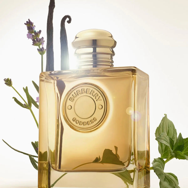 Burberry Goddess Eau de Parfum Intense bottle, gold glass and ribbed cap